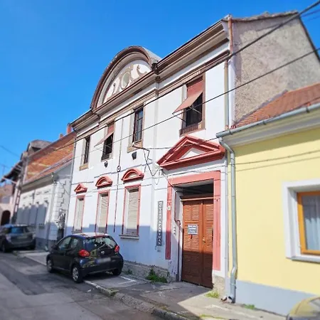 Apartman Művész
