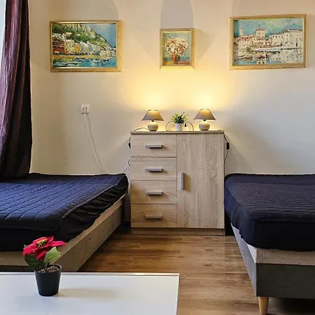 Művész Apartman *